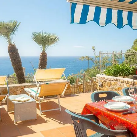 Giglio 1 * كامبيس